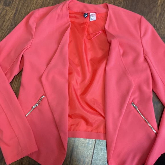 H&M Blazer - Picture 2 of 3
